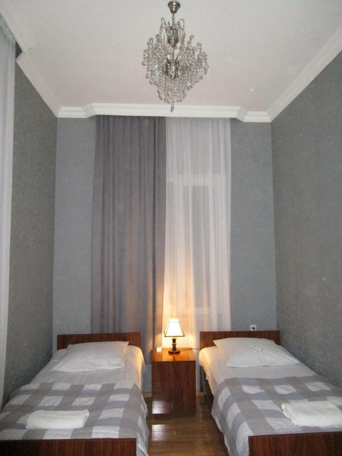 Guest House T&N Kutaisi Ngoại thất bức ảnh